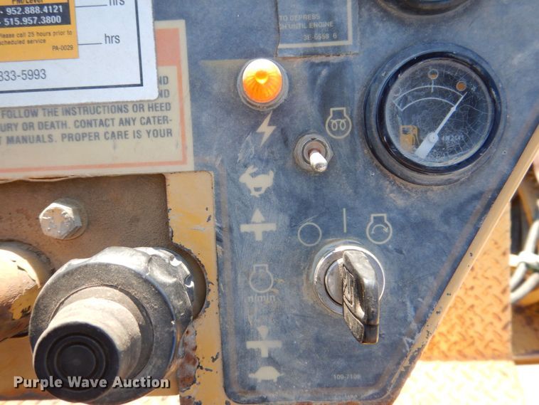 image for item DK5058 1999 Caterpillar CP433C  single drum vibratory roller