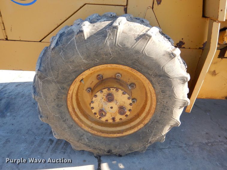 image for item DK5058 1999 Caterpillar CP433C  single drum vibratory roller