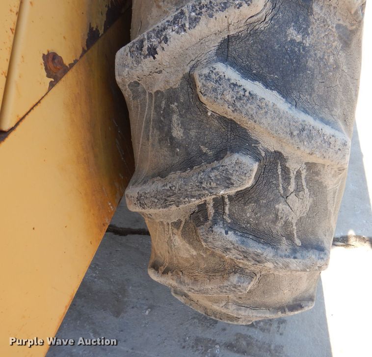 image for item DK5058 1999 Caterpillar CP433C  single drum vibratory roller