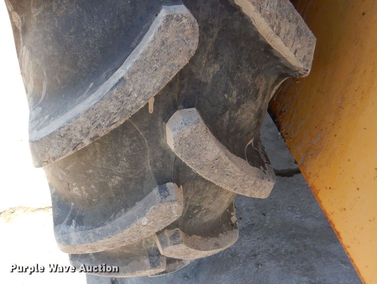 image for item DK5058 1999 Caterpillar CP433C  single drum vibratory roller