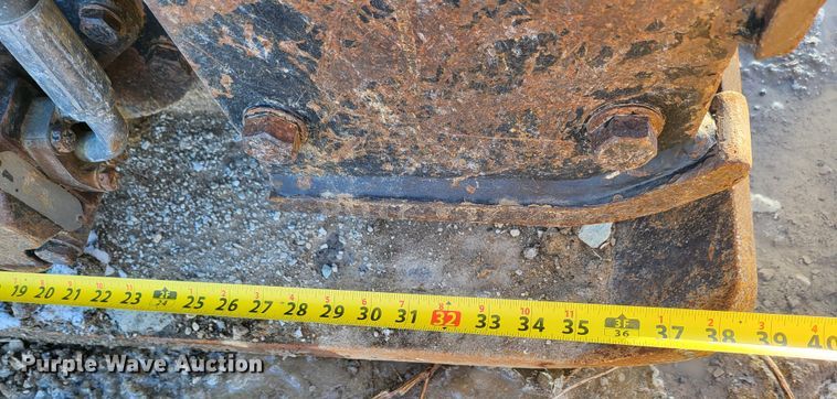 image for item DK5064 Caterpillar CVP75  excavator plate compactor