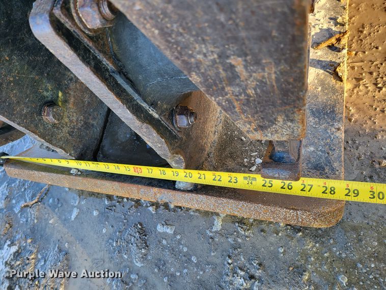 image for item DK5064 Caterpillar CVP75  excavator plate compactor