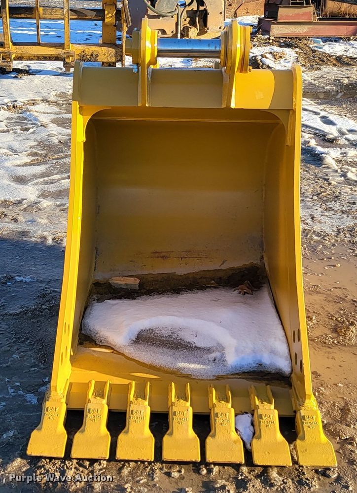 image for item DK5066 Caterpillar  36" W excavator bucket