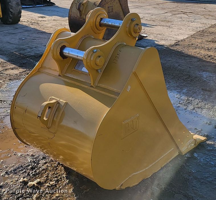 image for item DK5066 Caterpillar  36" W excavator bucket