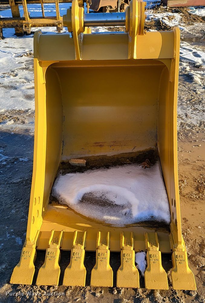 image for item DK5066 Caterpillar  36" W excavator bucket