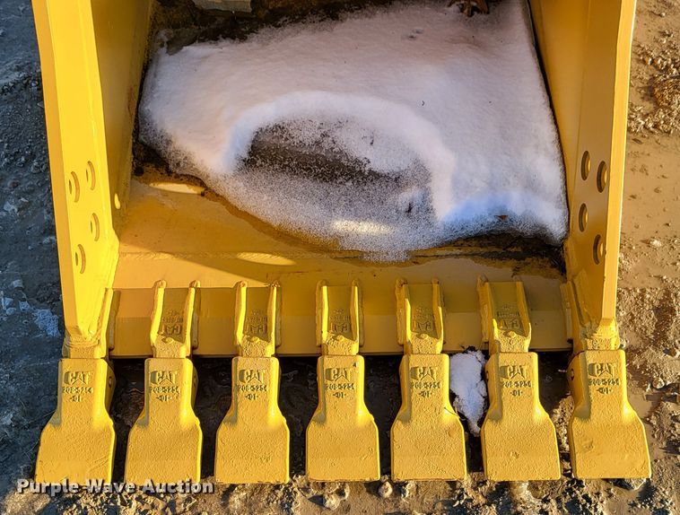 image for item DK5066 Caterpillar  36" W excavator bucket