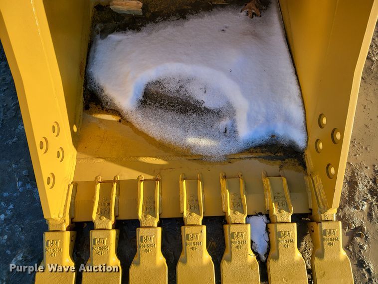 image for item DK5066 Caterpillar  36" W excavator bucket