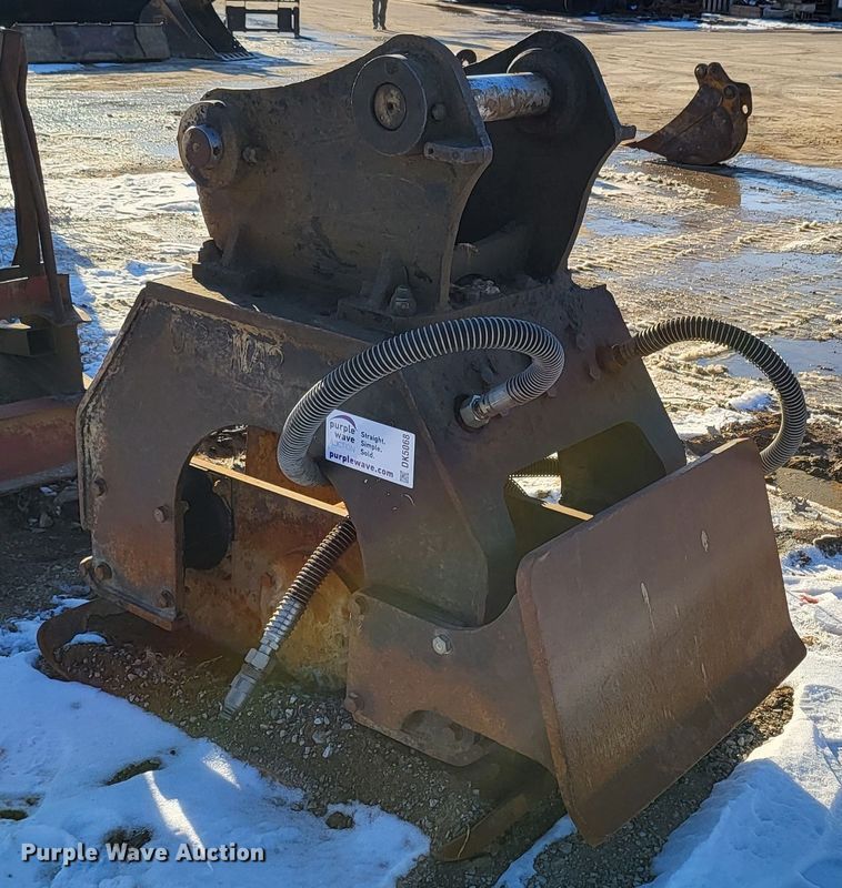 image for item DK5068 Excavator plate compactor