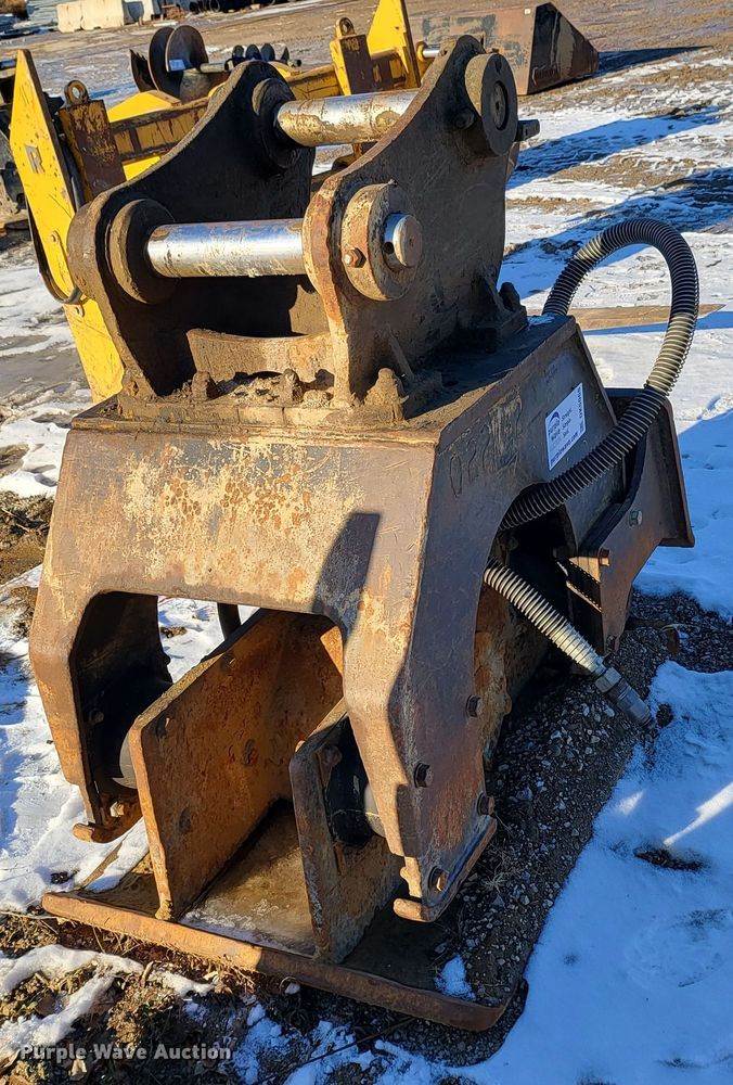 image for item DK5068 Excavator plate compactor