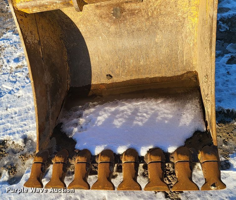 image for item DK5069 CP  35" W excavator bucket