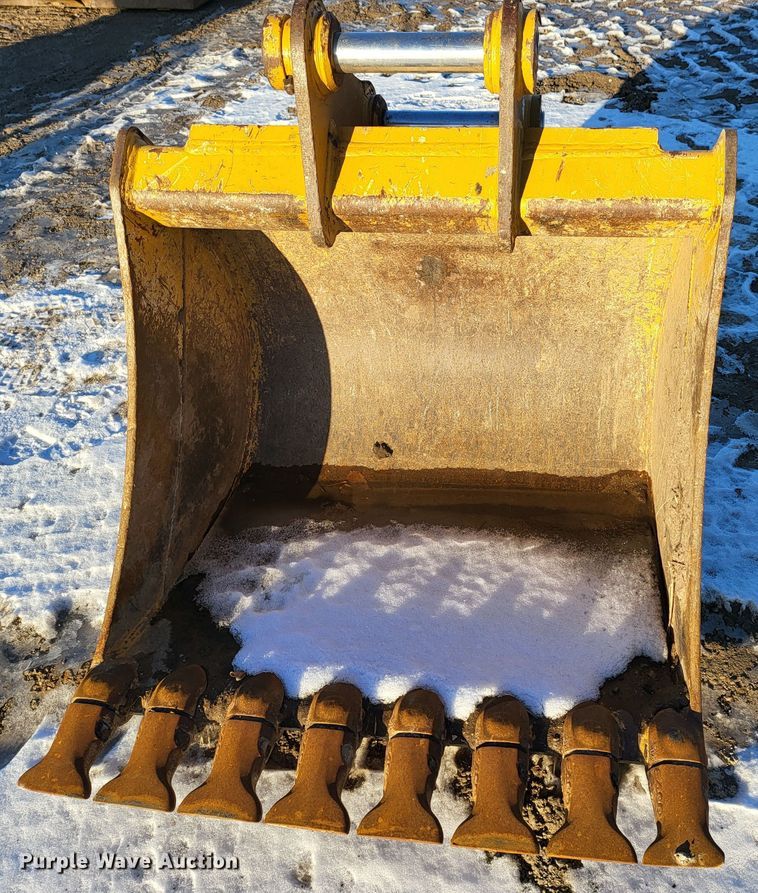 image for item DK5069 CP  35" W excavator bucket