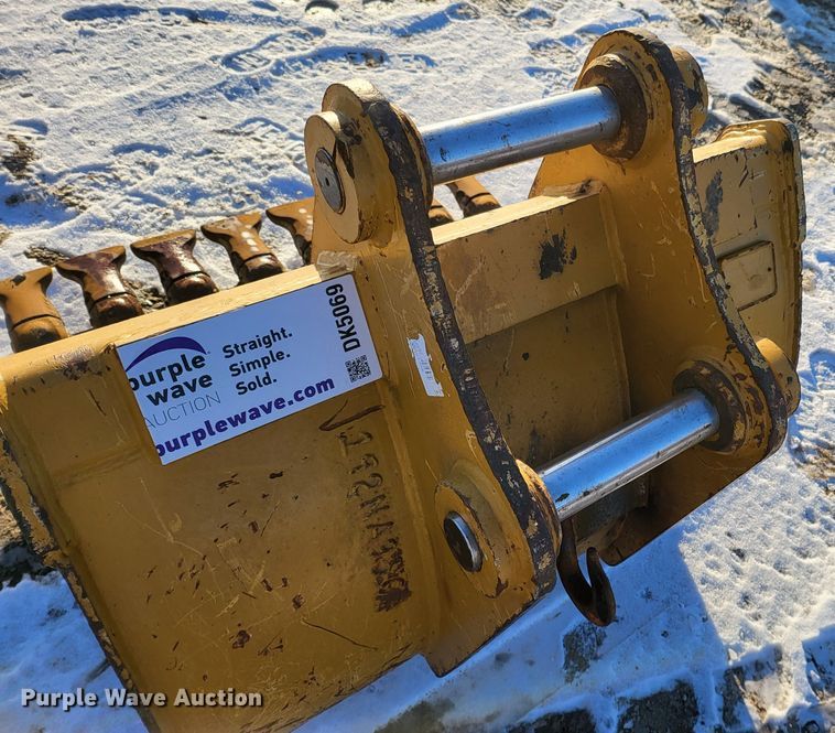 image for item DK5069 CP  35" W excavator bucket