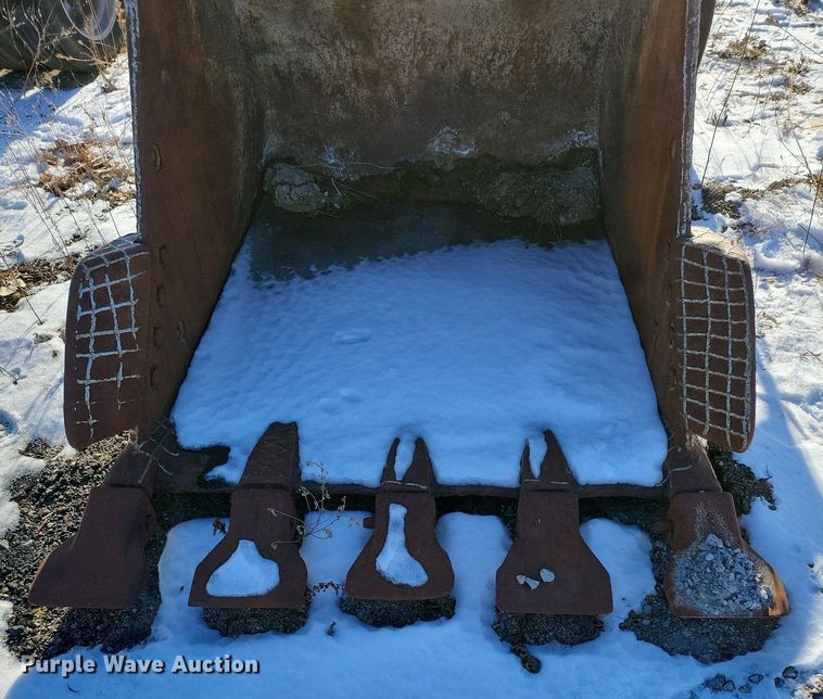 image for item DK5070 Caterpillar  56" W excavator bucket