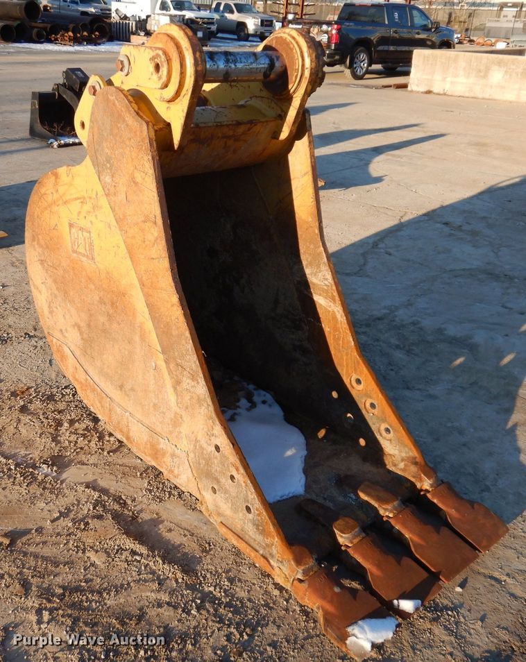image for item DK5071 Caterpillar  30" W excavator bucket