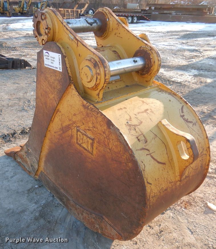 image for item DK5071 Caterpillar  30" W excavator bucket