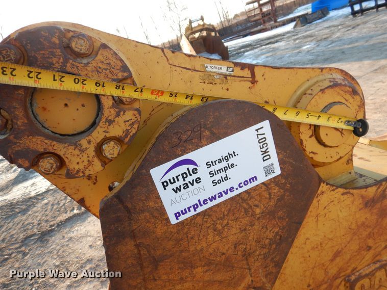 image for item DK5071 Caterpillar  30" W excavator bucket