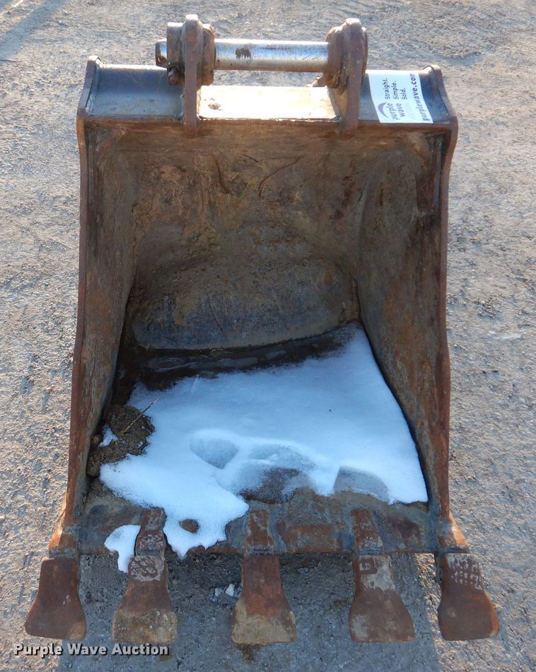 image for item DK5073 (2) Caterpillar excavator buckets