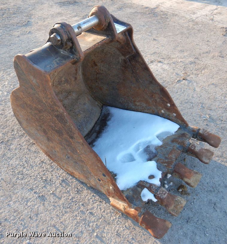 image for item DK5073 (2) Caterpillar excavator buckets