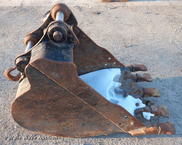 image for item DK5073 (2) Caterpillar excavator buckets