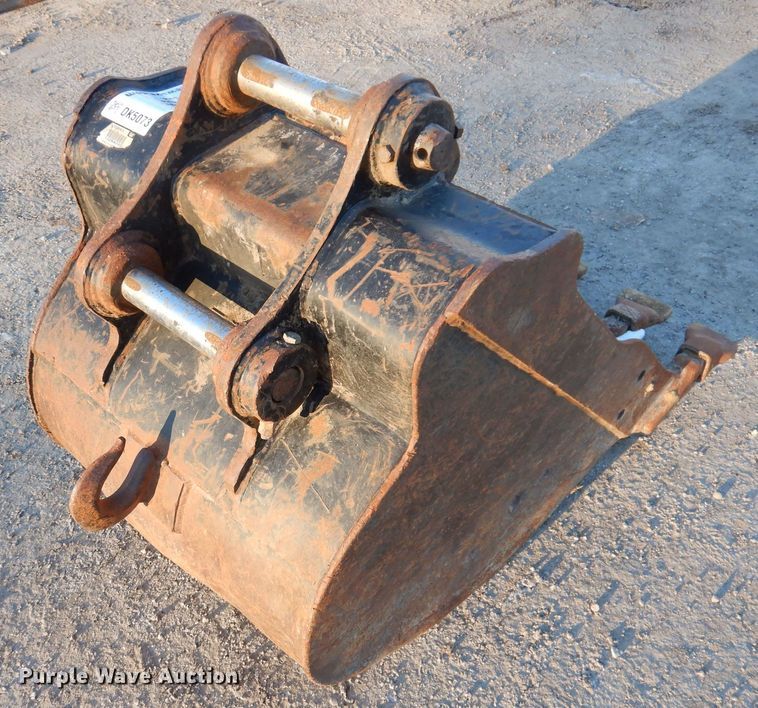 image for item DK5073 (2) Caterpillar excavator buckets