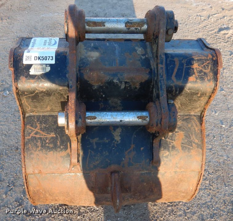 image for item DK5073 (2) Caterpillar excavator buckets