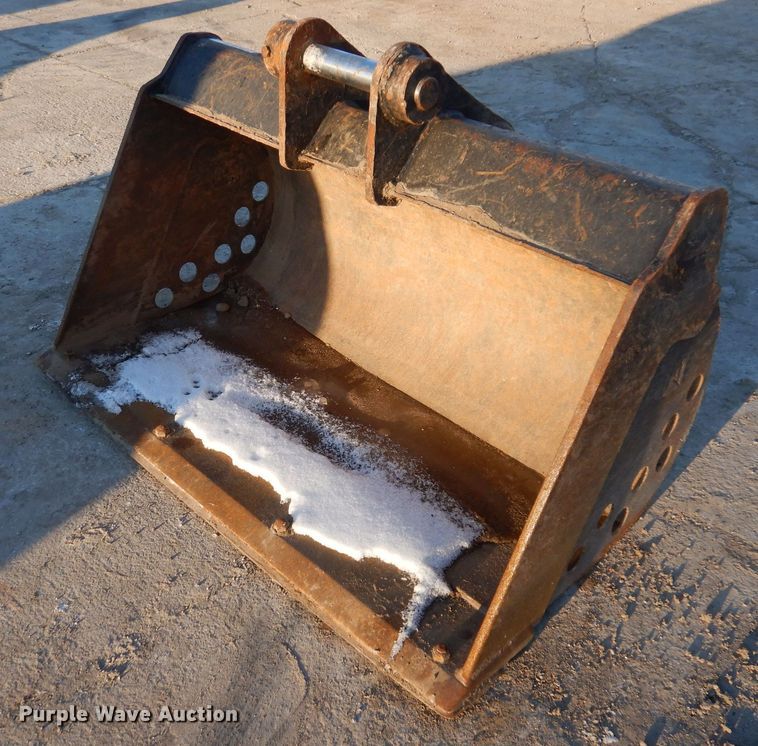 image for item DK5073 (2) Caterpillar excavator buckets