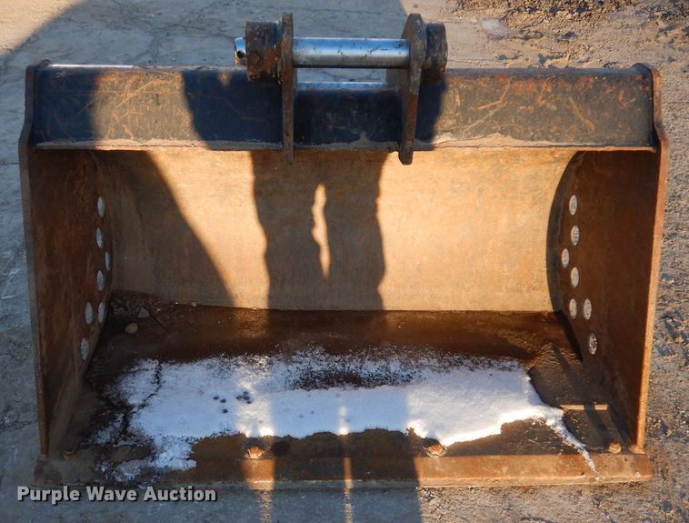 image for item DK5073 (2) Caterpillar excavator buckets