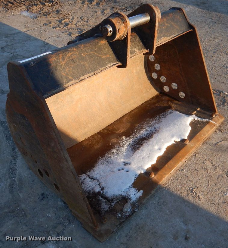 image for item DK5073 (2) Caterpillar excavator buckets