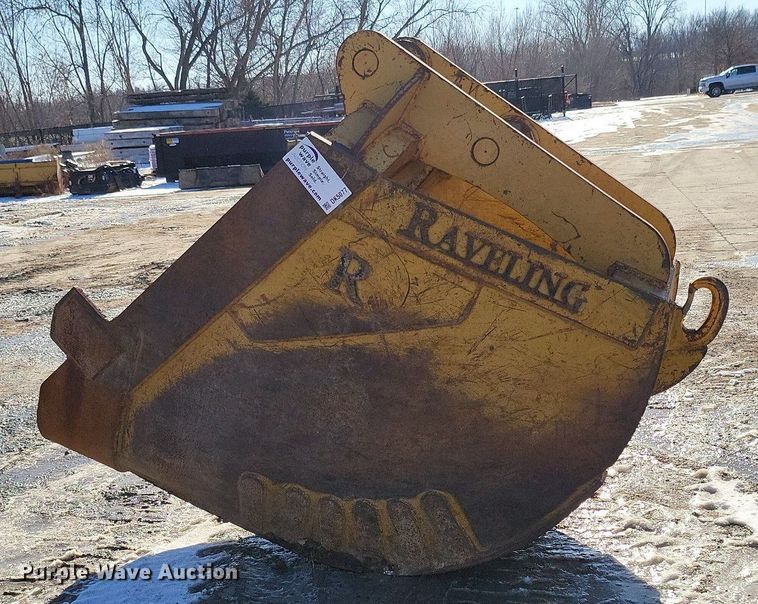 Raveling 36" W excavator sand bucket in Coralville, IA Item DK5077