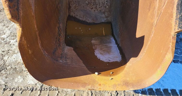 image for item DK5077 Raveling  36" W excavator sand bucket