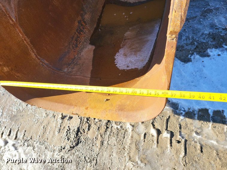 image for item DK5077 Raveling  36" W excavator sand bucket