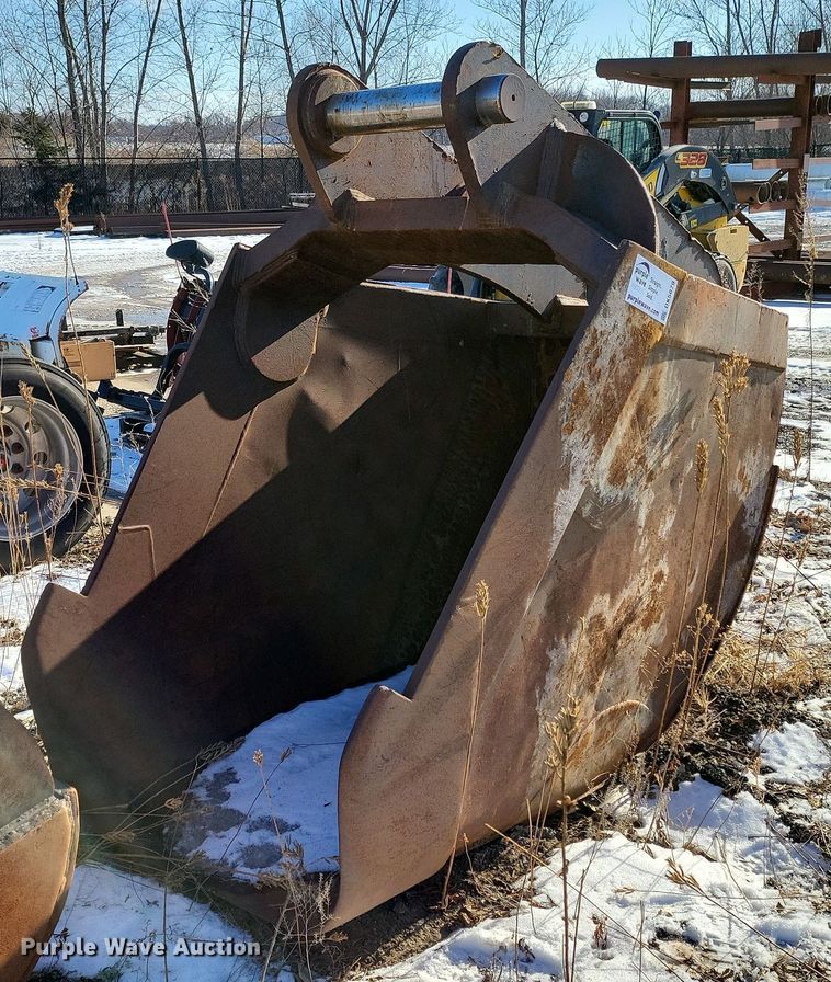 image for item DK5079 EBI  42" W excavator sand bucket