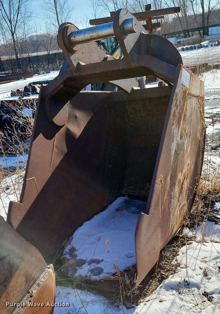 image for item DK5079 EBI  42" W excavator sand bucket