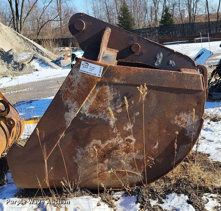 image for item DK5079 EBI  42" W excavator sand bucket