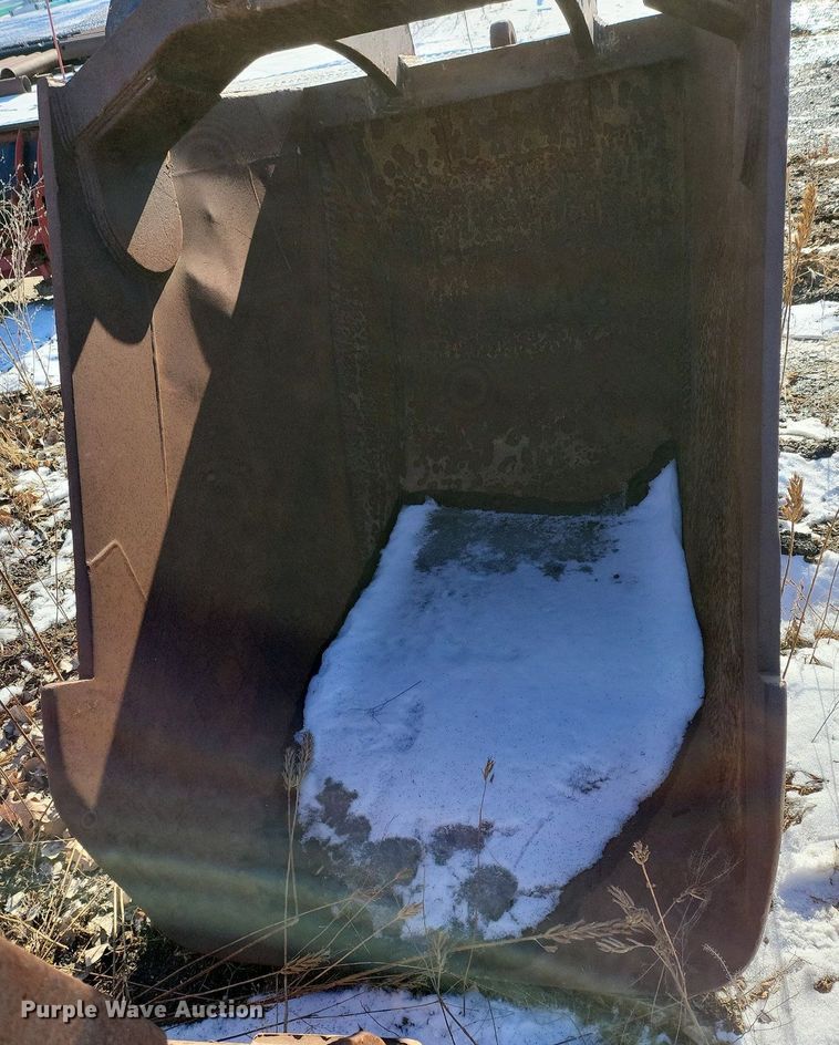 image for item DK5079 EBI  42" W excavator sand bucket