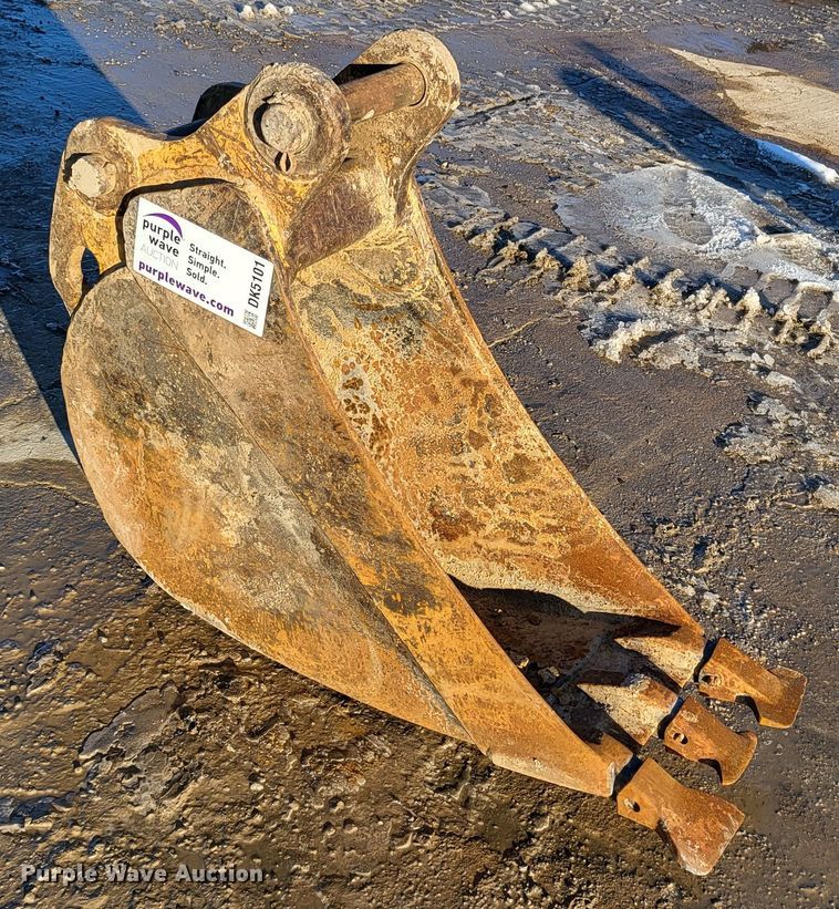 image for item DK5101 12" W excavator bucket