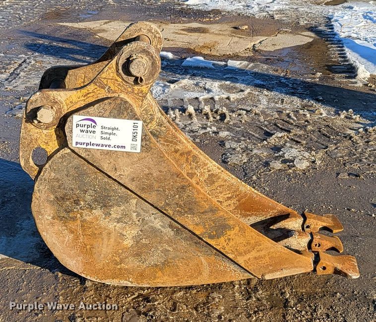 image for item DK5101 12" W excavator bucket