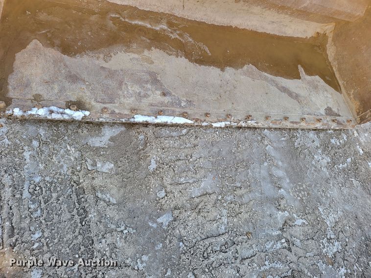 image for item DK5107 Berlon  96" W skid steer bucket