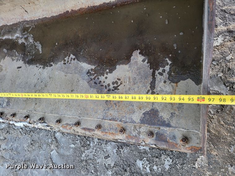 image for item DK5107 Berlon  96" W skid steer bucket