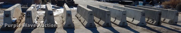 image for item DK5120 (10) concrete barriers