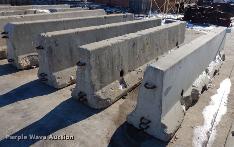 image for item DK5120 (10) concrete barriers