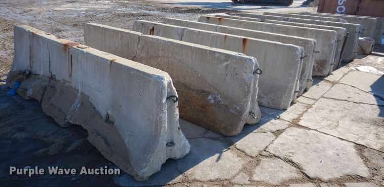 image for item DK5121 (10) concrete barriers