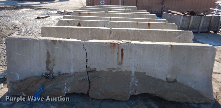 image for item DK5121 (10) concrete barriers