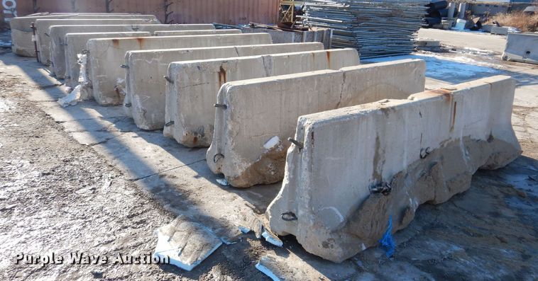 image for item DK5121 (10) concrete barriers