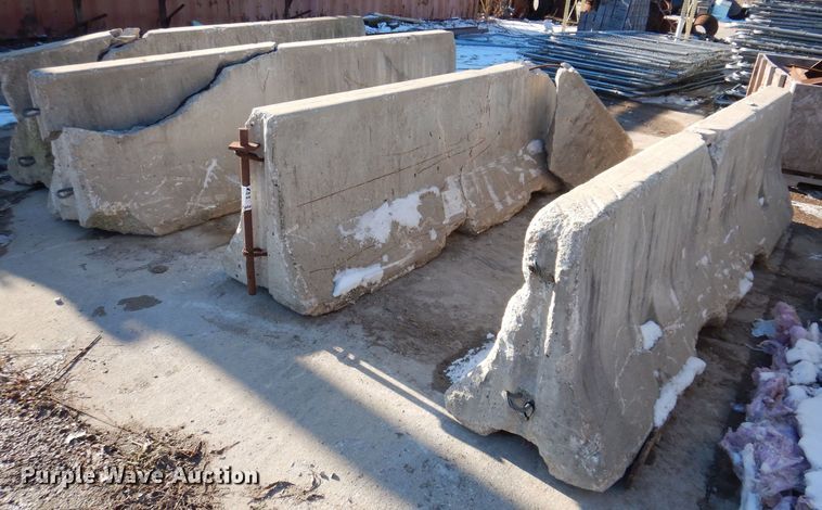 image for item DK5121 (10) concrete barriers