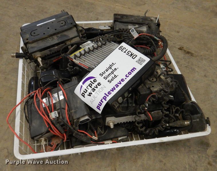 image for item DK5139 (13) Motorola Radius CM200 two-way radios