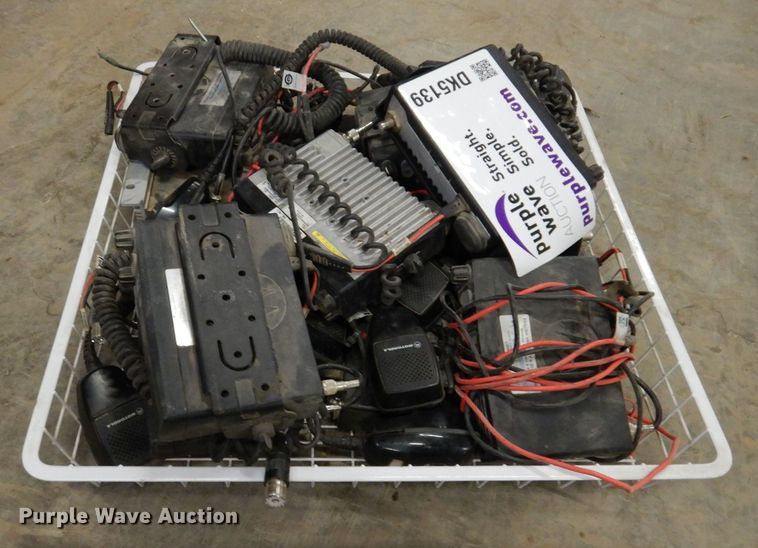 image for item DK5139 (13) Motorola Radius CM200 two-way radios