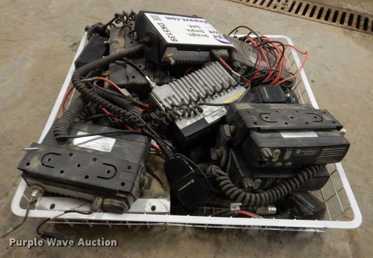 image for item DK5139 (13) Motorola Radius CM200 two-way radios