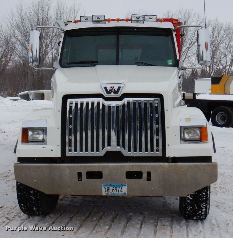 image for item AF9276 2014 Western Star 4700SF  dump truck