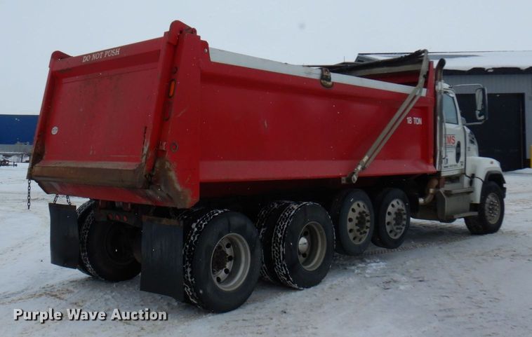 image for item AF9276 2014 Western Star 4700SF  dump truck